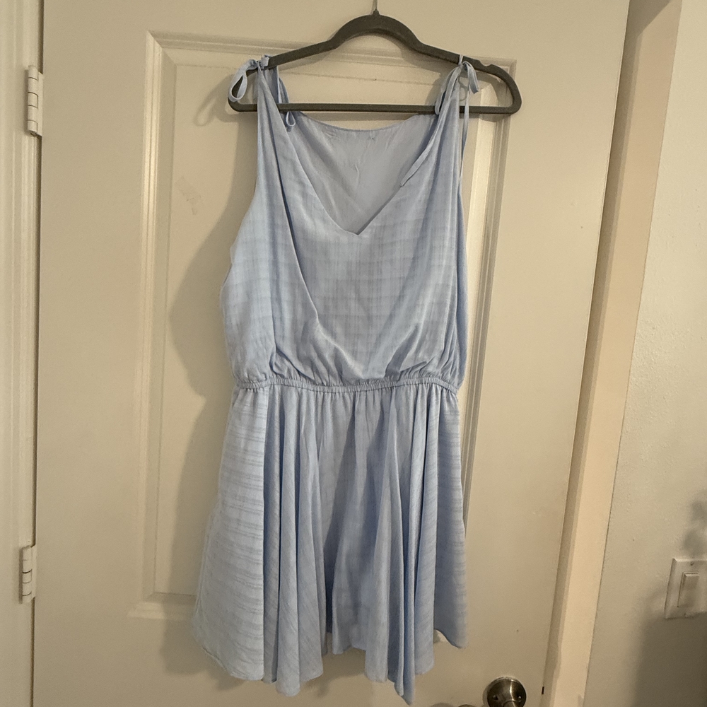Elegant Light Blue Sleeveless Dress